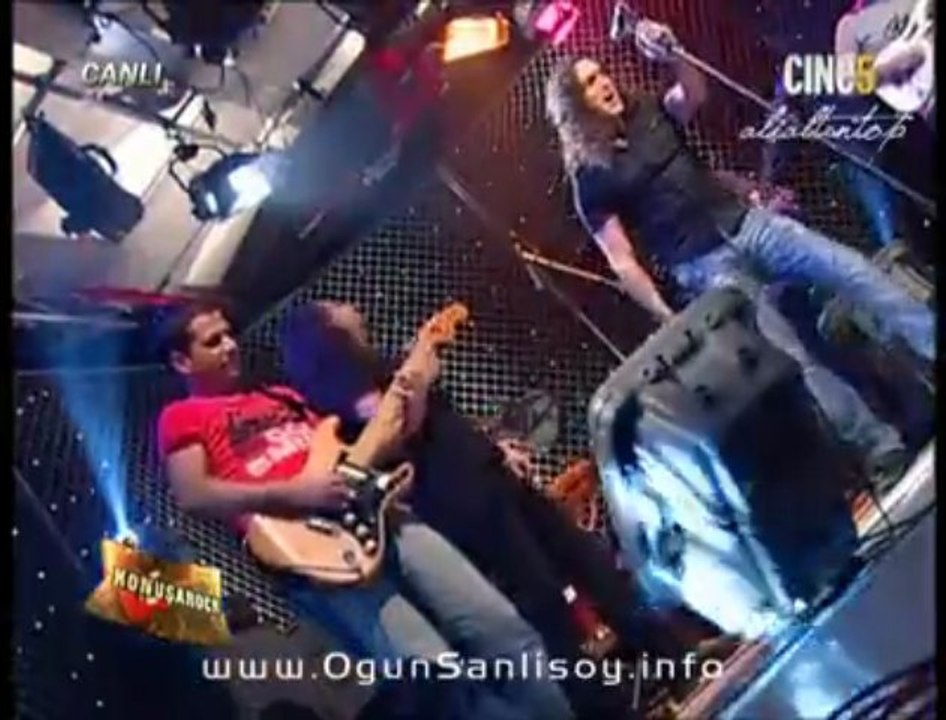 Ogün Sanlısoy ve Umut Kuzey Uzun İnce Bir Yoldayım