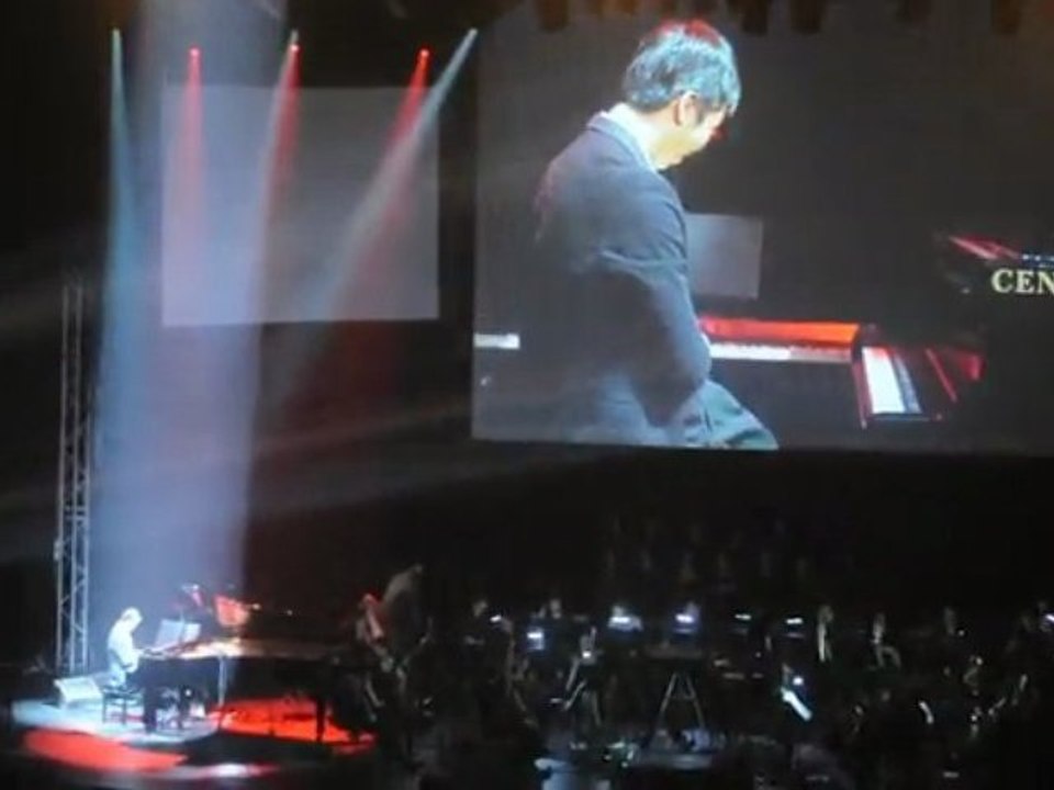 Mario Bros  Martin Leung- Videogames Live Paris 21.11.09