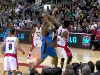 nba Dwight Howard gets his own rebound and clears out the la