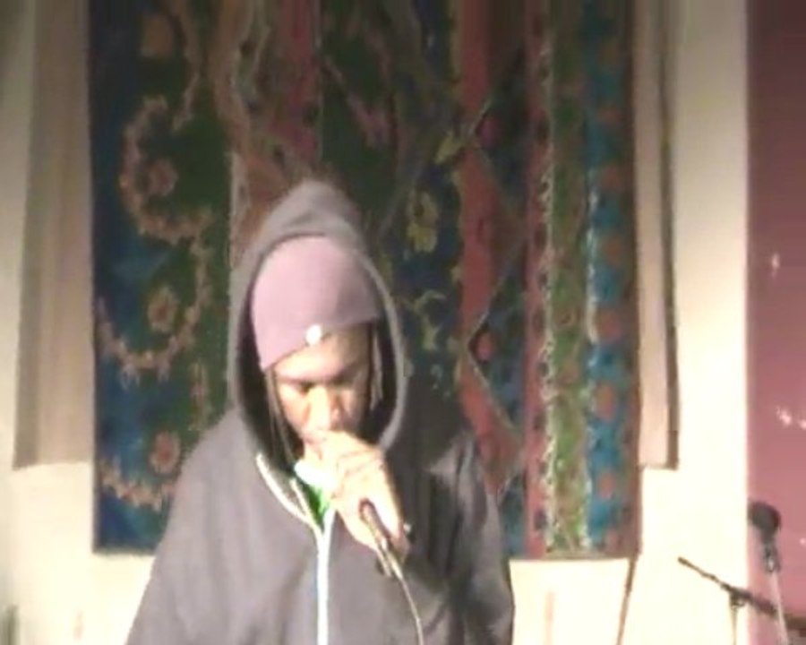 street bench-spirit well live"soutenir sarah"