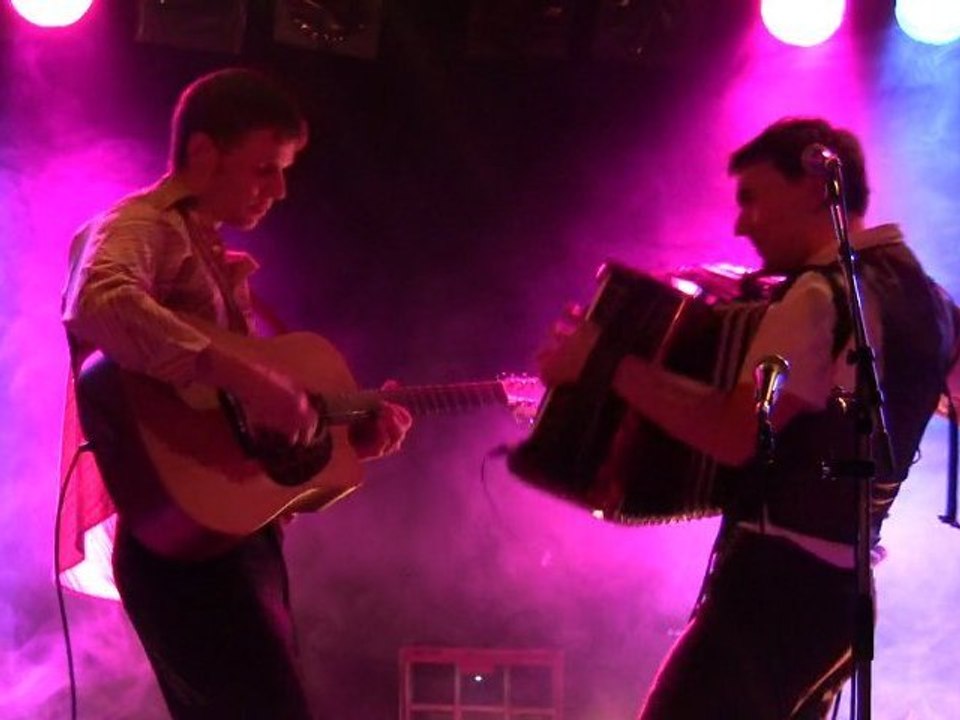 Petit HoMme - les amants de Mai - concert @ Héricourt ( 70 )