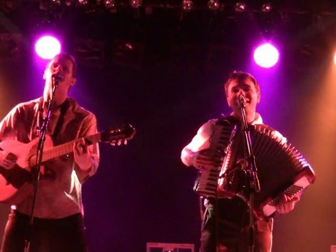 Petit HoMme - demain - au catering café ( 70 )