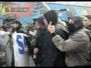 riots police attac black block 2_pcm