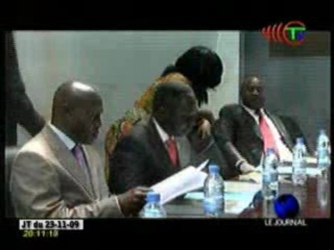 Séance de travail au ministère des mines et de la géologie