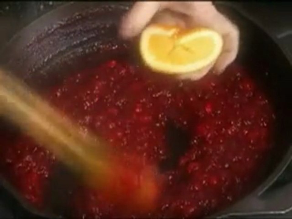 Make Traditional Cranberry Sauce