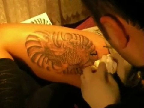 istanbul dövmeci video dövme yapımı videosu şişli dövme