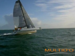 Trimaran de croisière rapide Bandit 800