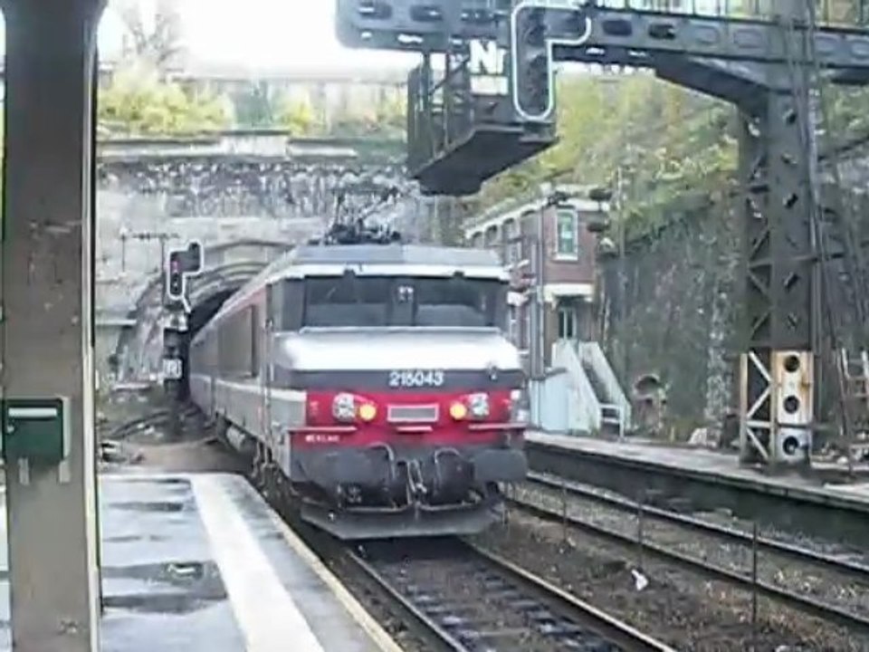 Passage d'un CIC sans arrêt à Rouen (80 km/h) voie 2