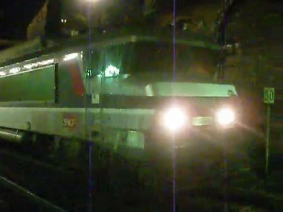 Arrivée V2N voie 2, départ CIC voie 1 !!!