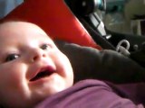rire la mon bébé lena