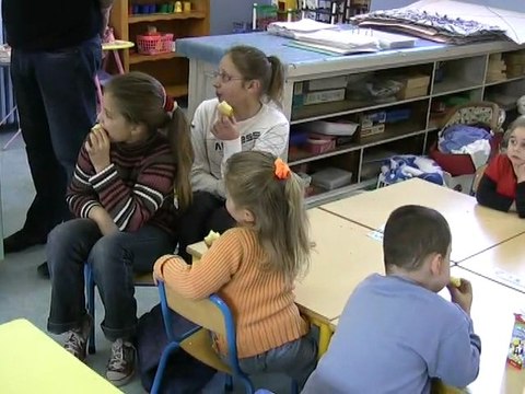 Lecture à l'école Seydoux du Cateau-cis