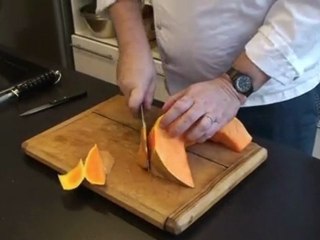 Crème chaude de potiron aux lamelles de Saint Jacques