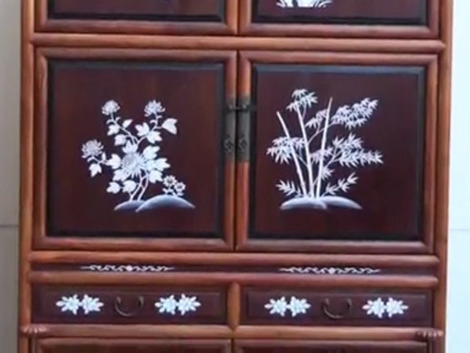 Armoire décorée de fleurs - CH08AR0007