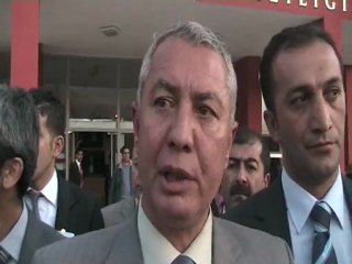 HAKKARİ'DE KESK BİLDİRİ DAĞITIRKEN POLİS ENGELİNE TAKILDI