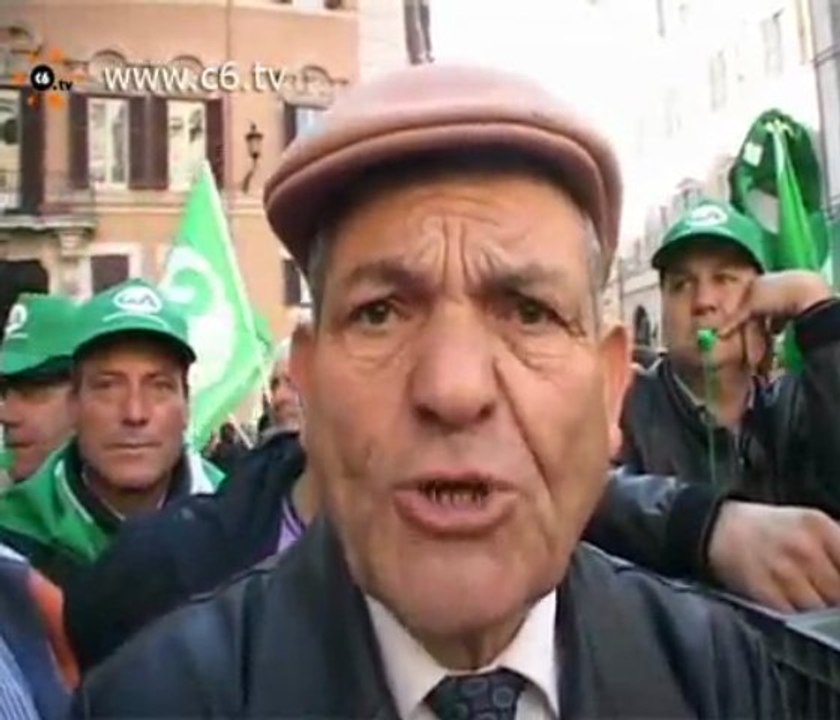 Agricoltori uniti in lotta davanti Montecitorio