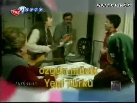 Bana bir masal anlat baba Yeni Türkü Oya