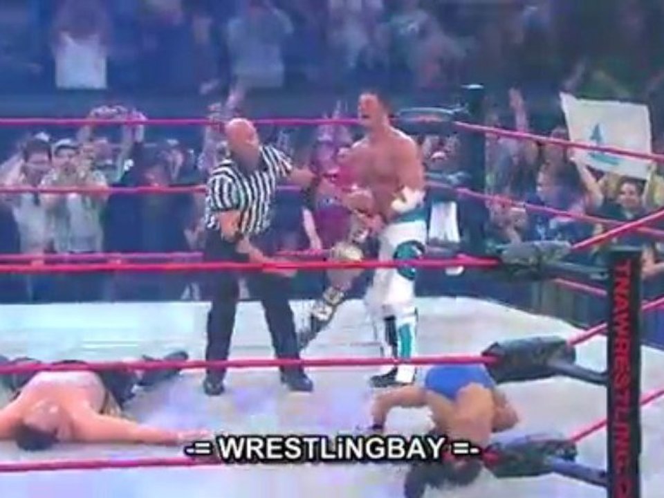 AJ Styles vs Samoa Joe vs Daniels - Turning Point 2009 p3