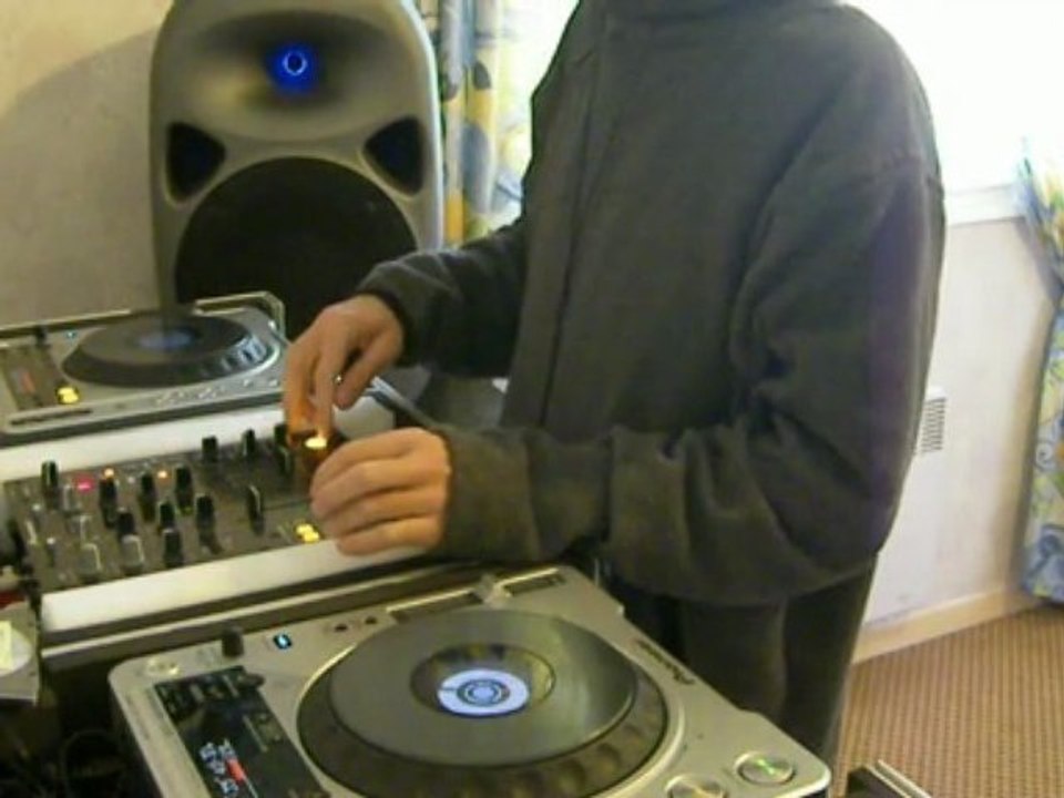 DJ PHIL RIG ( BORDEAUX ) 90.7FM