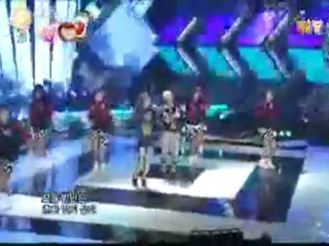 CL Ft Minzy-Please Dont Go [ Live ]