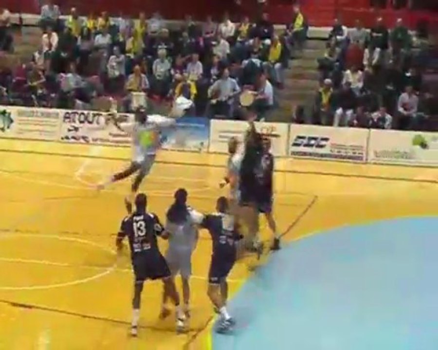 Olivier Nyokas vs Tremblay 7.11.2009