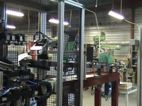 Manipulateur pour tour multibroche à commande numérique