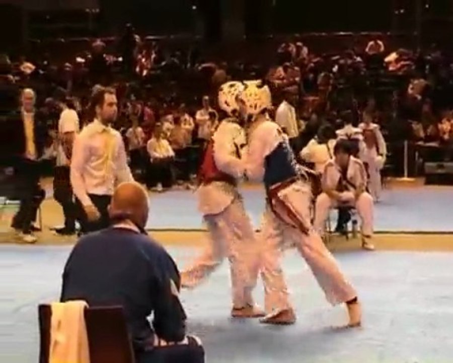 Compet IDF 2009_11_24 Anthony 2é Combat Anthony En Bleu !!