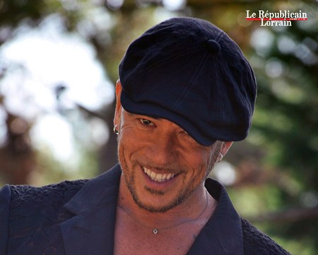 Pascal Obispo se met au vert pour Captain Samourai Flower