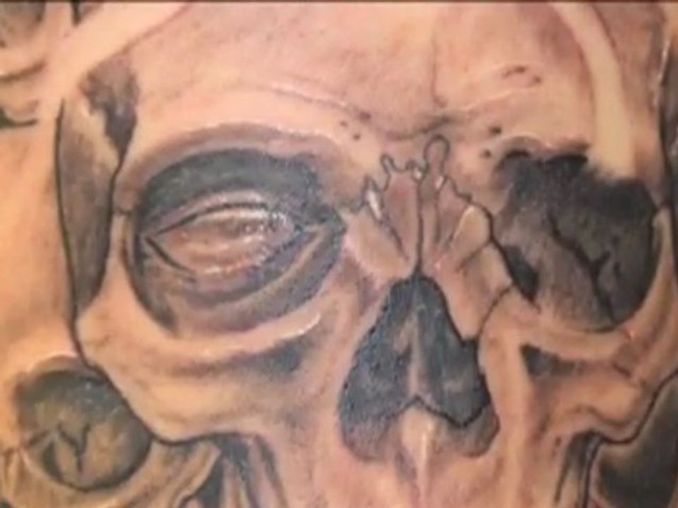 TATT'ART Dark Tatoueur Guy Bechel / Image Olivier Taïeb