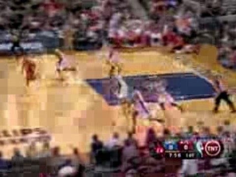 NBA Dwight Howard blocks Josh Smith's shot and keeps it in p