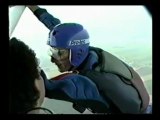 Moi! Quand j'ai fait mon saut en parachute en 1994...lollll