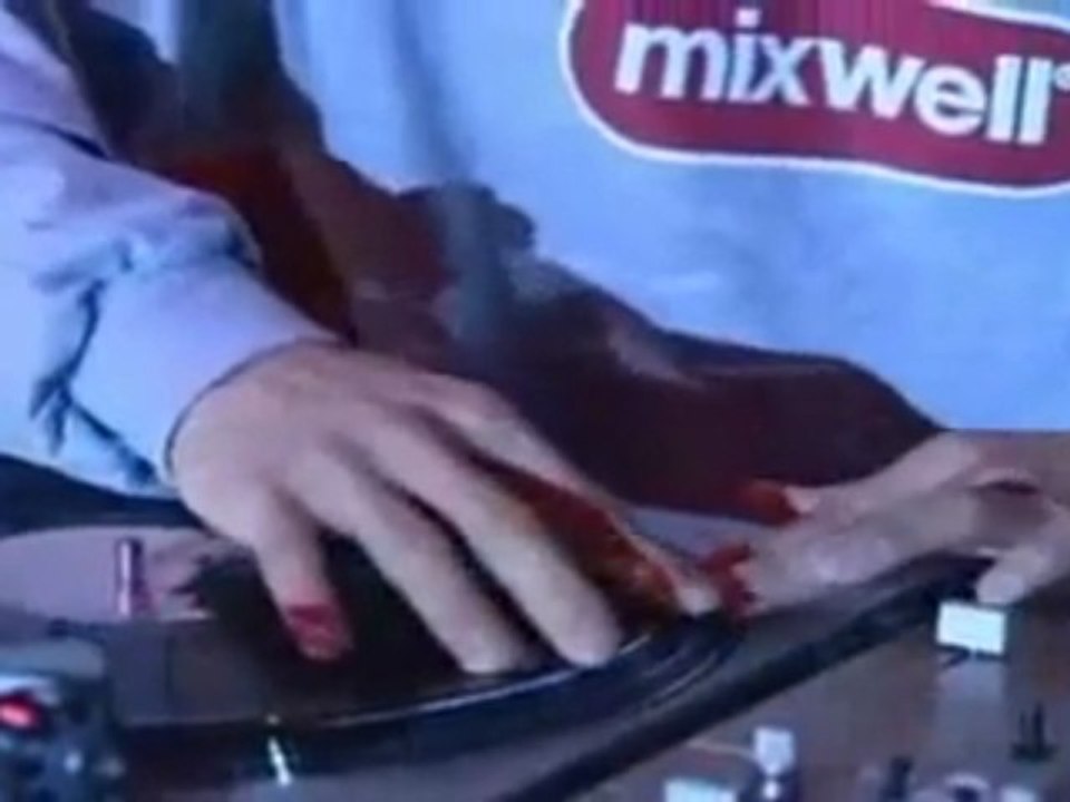 DJ Q-Bert Faderless Scratching