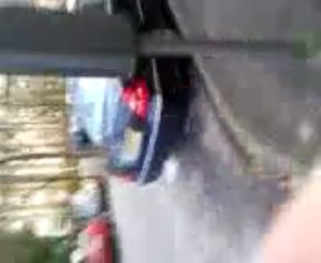 Attente à l'arrêt de bus =O ( 1/2)