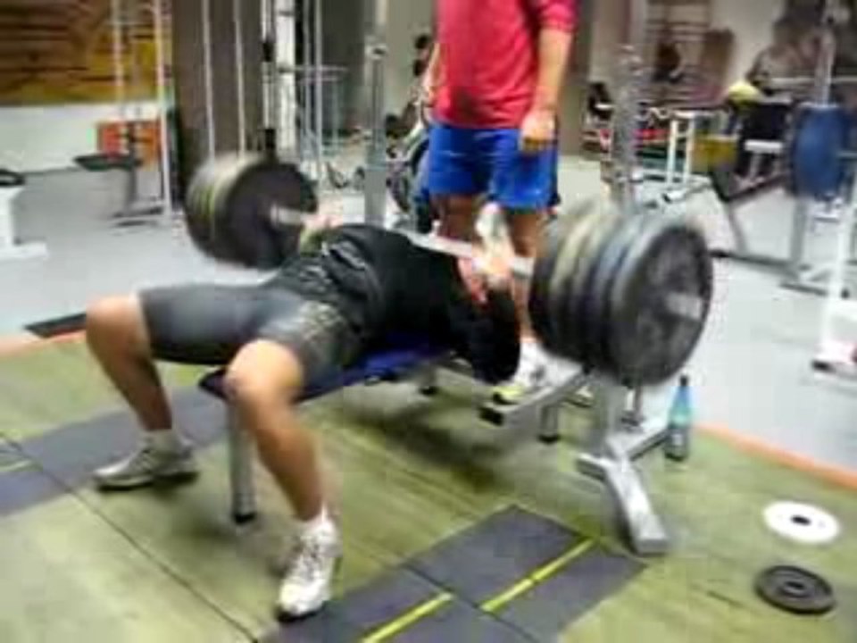 Muscu 190X3 developpé couché Gerd KANTER