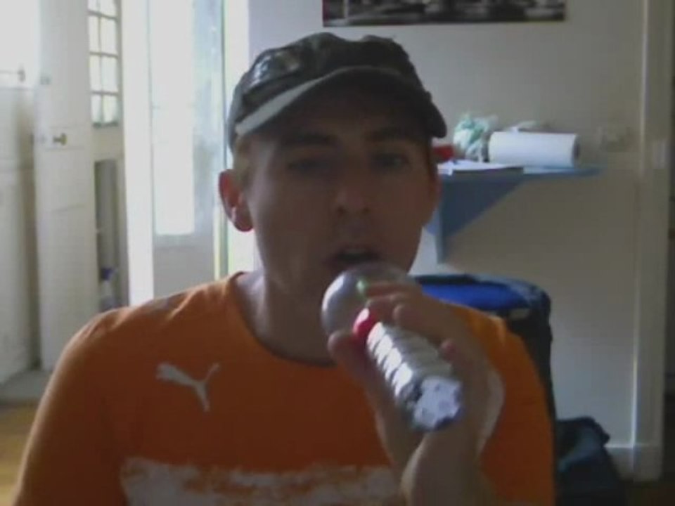 Wiwi égratigne "Fais le tour du monde"