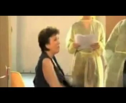 Roselyne Bachelot se fait vacciner contre le virus A H1N1