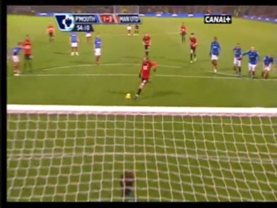penalty rooney vs portsmouth
