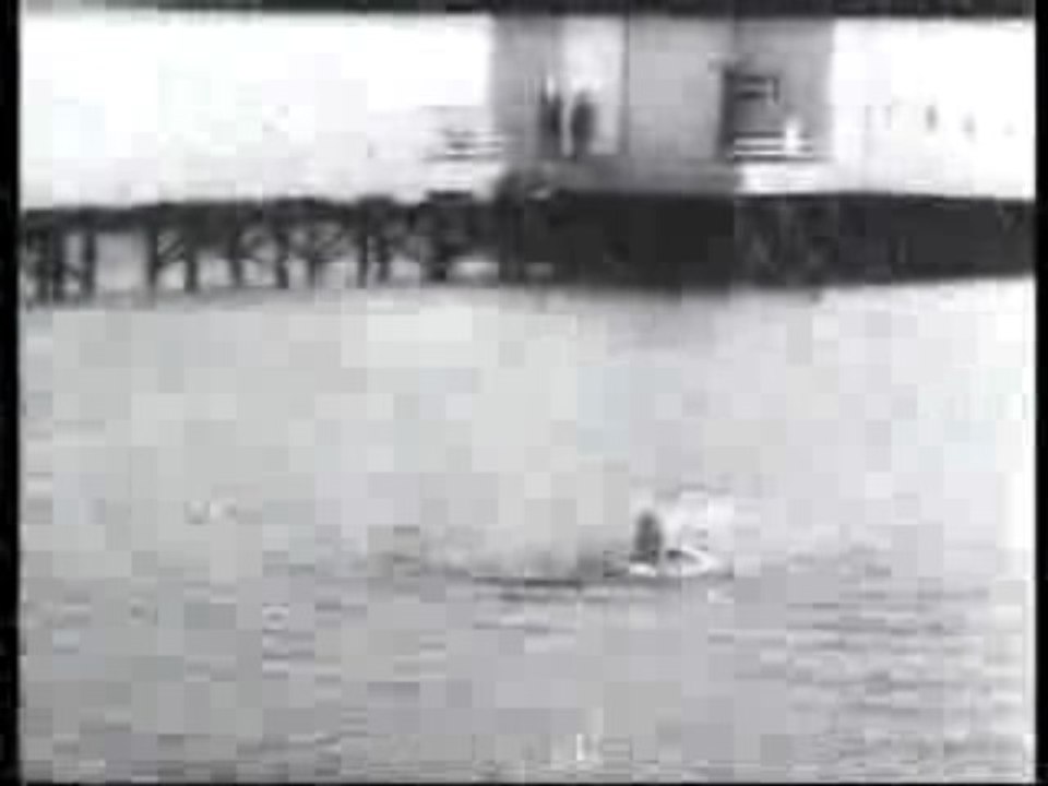 Atatürk - Floryada Yüzerken