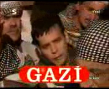 tek türkiye şivan namaz kılıyor