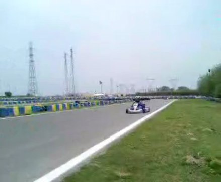 Kart Biland 250 4T pointe en bout de ligne droite 130km/h 2