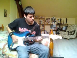 tust antisocial a la guitare