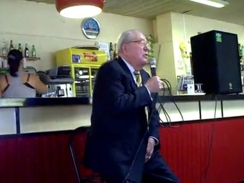 JEAN-MARIE LE PEN A CARPENTRAS - 2 - 28/11/2009