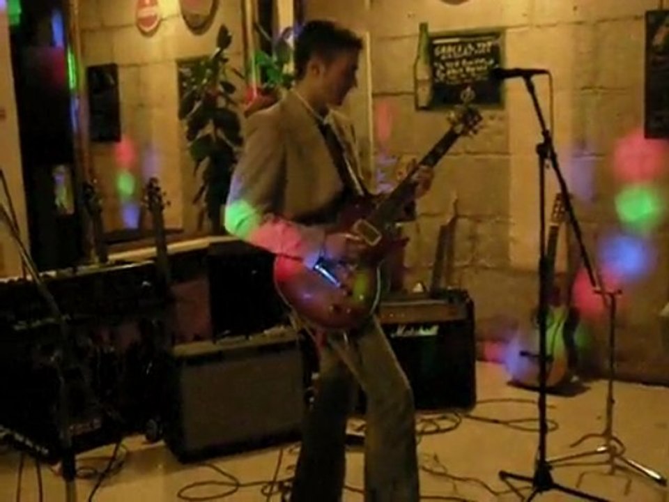 Bluesy improvisation in live (sur 5 cordes, aïe)