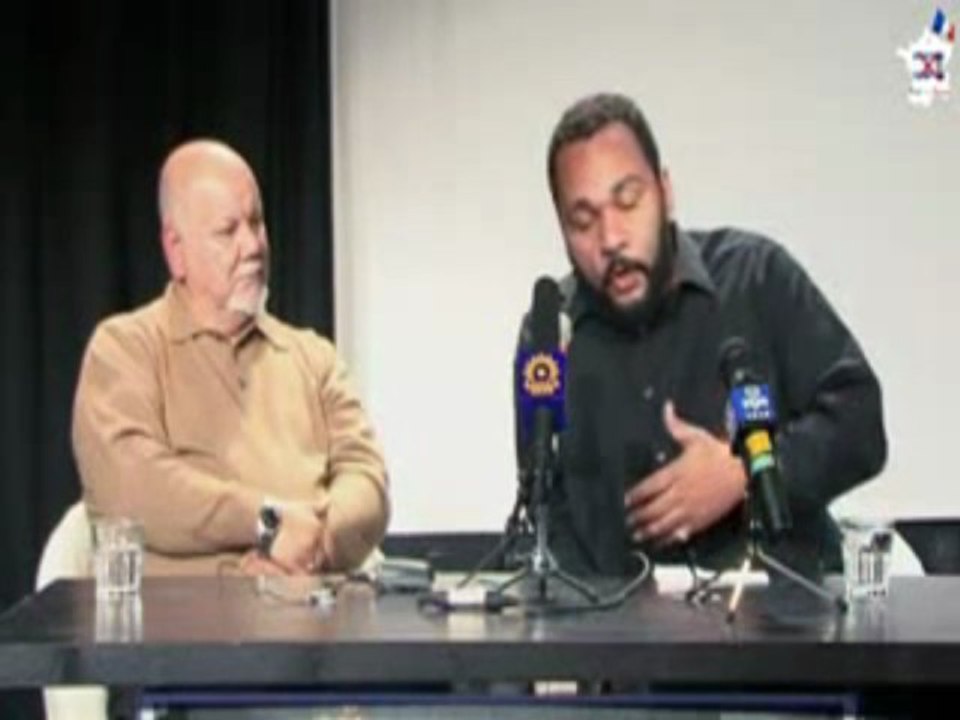 Dieudonné, retour d'Iran conférence de presse