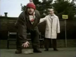 Gülmemek eLde degil