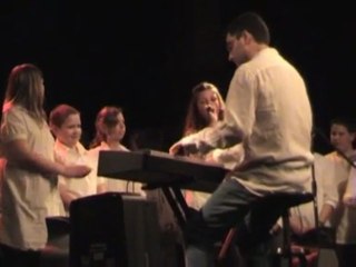 la chorale du collège de Mézidon lors du téléthon 2009