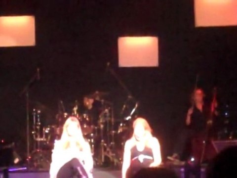 Ελένη Πέτα και Πέμη Ζούνη μαζί στη πρεμίερα του Cargo