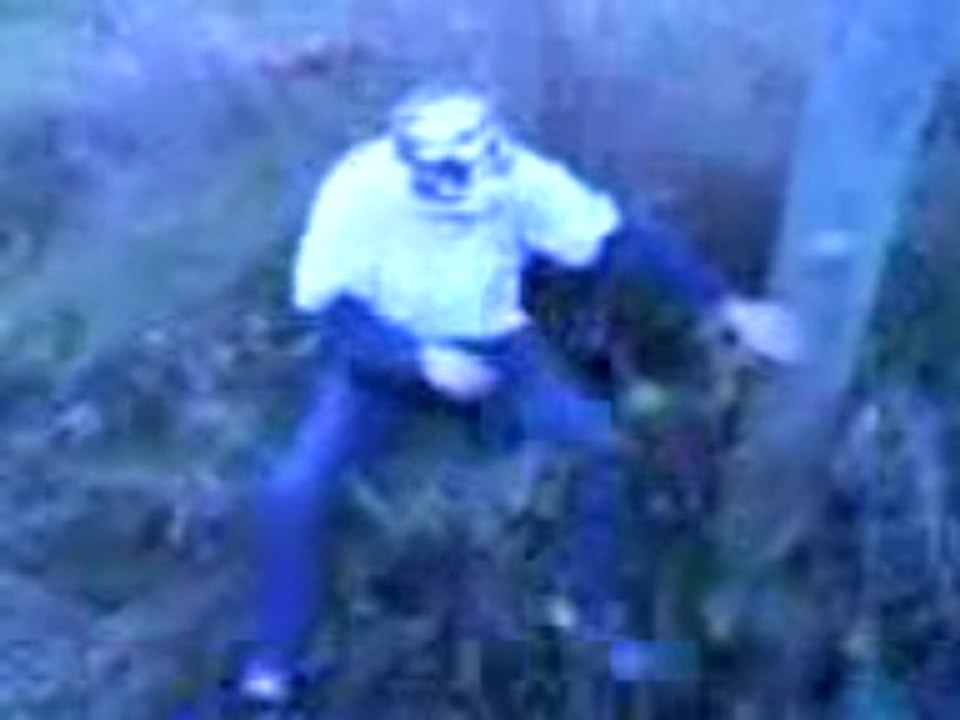 Loic coincé dans les ronces