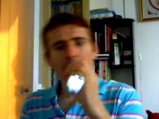 Wiwi égratigne "A la bien"