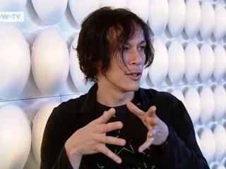 Opposites attract | Video of the day