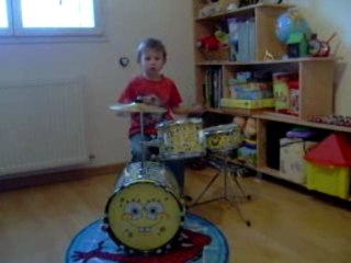 Titi Front Cat vs Mathys drums - OUTSIDE - My Superstar